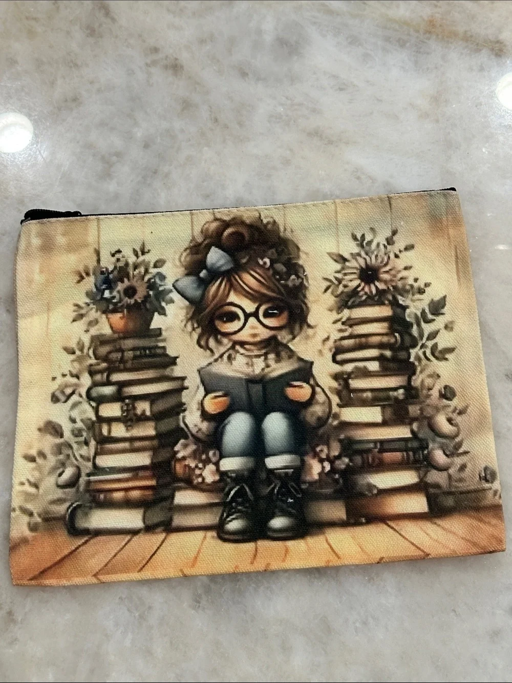 Cute Girl Reading Print Kids Pencil Case - Beige